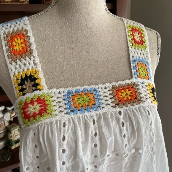 White Crochet Trim Women's Top EUC - Picture 2 of 8